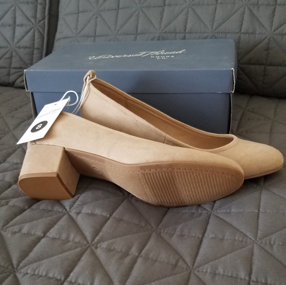 SHOES - Picture 5 of 6